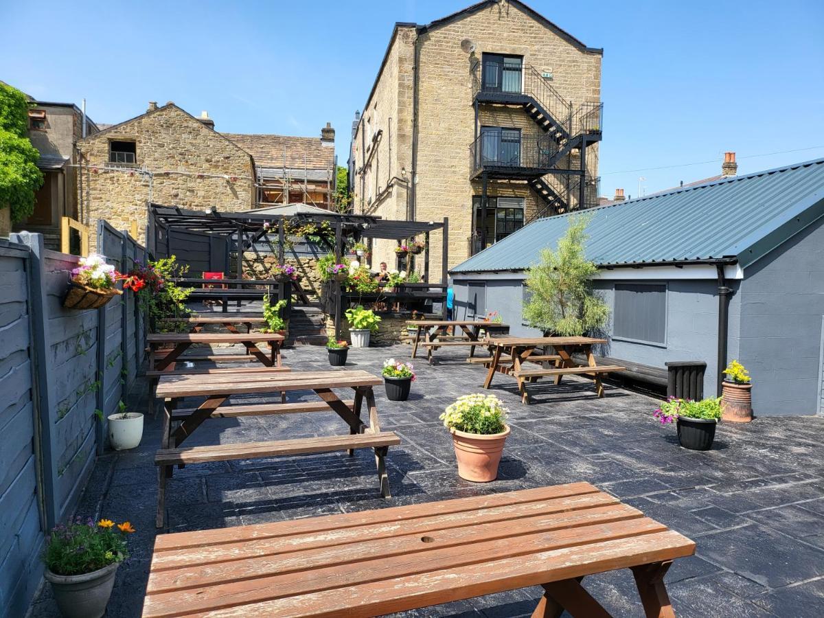 The Royal Oak Hotel Chapel en le Frith Bagian luar foto