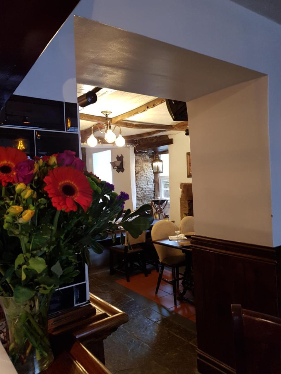 The Royal Oak Hotel Chapel en le Frith Bagian luar foto